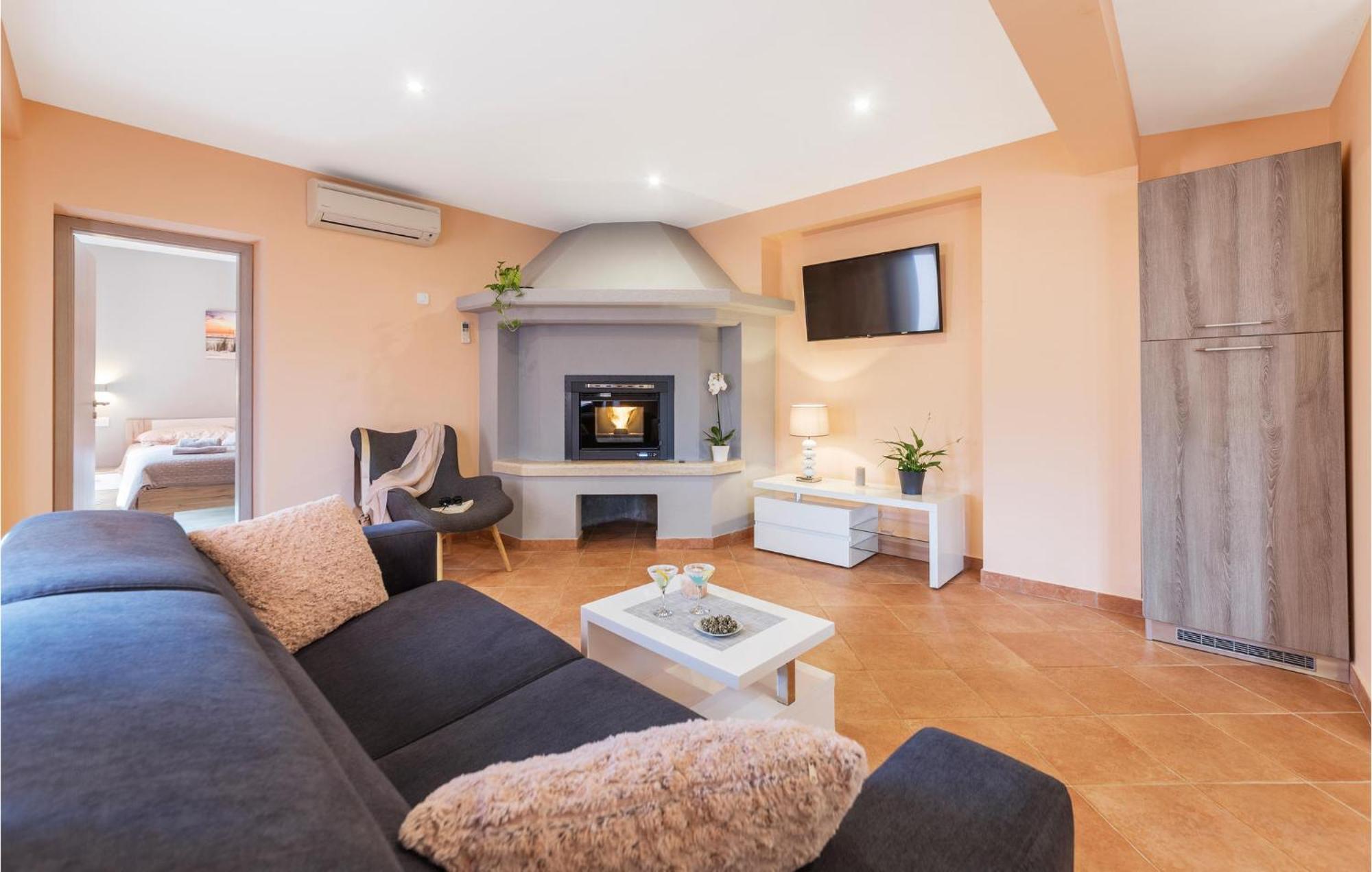 1 Bedroom Stunning Apartment In Pula Exterior foto